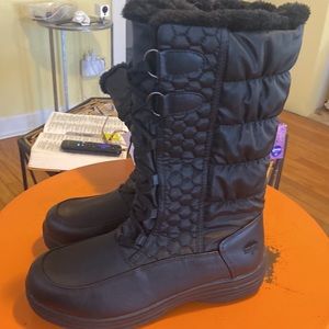 These are new I just don’t like to return anything. I wear size 10 lol .